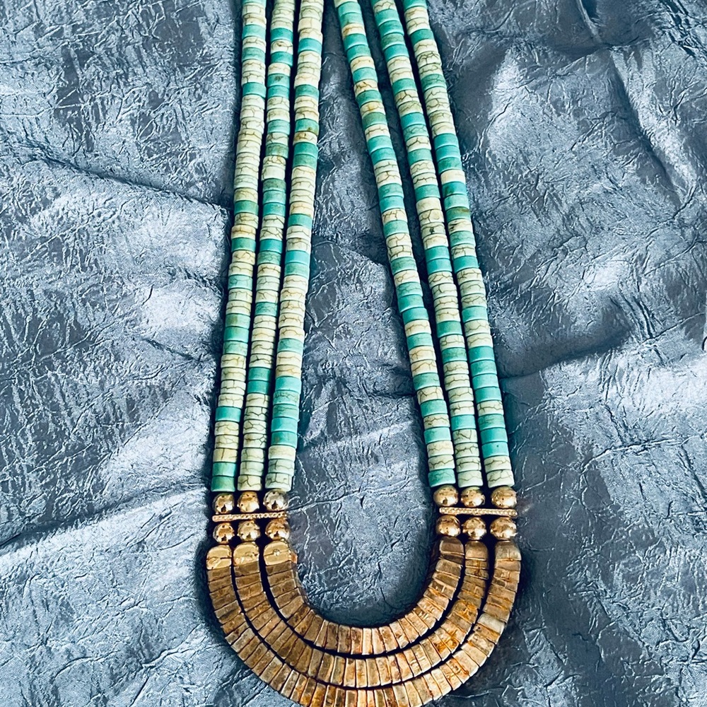 Elegant Multi-Strand Necklace in Gold and Green